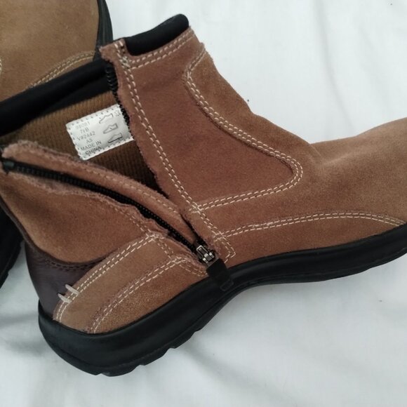 LANDS' END Tan SUEDE Feel ANKLE BOOTS  Sz 7.5B - Picture 7 of 8